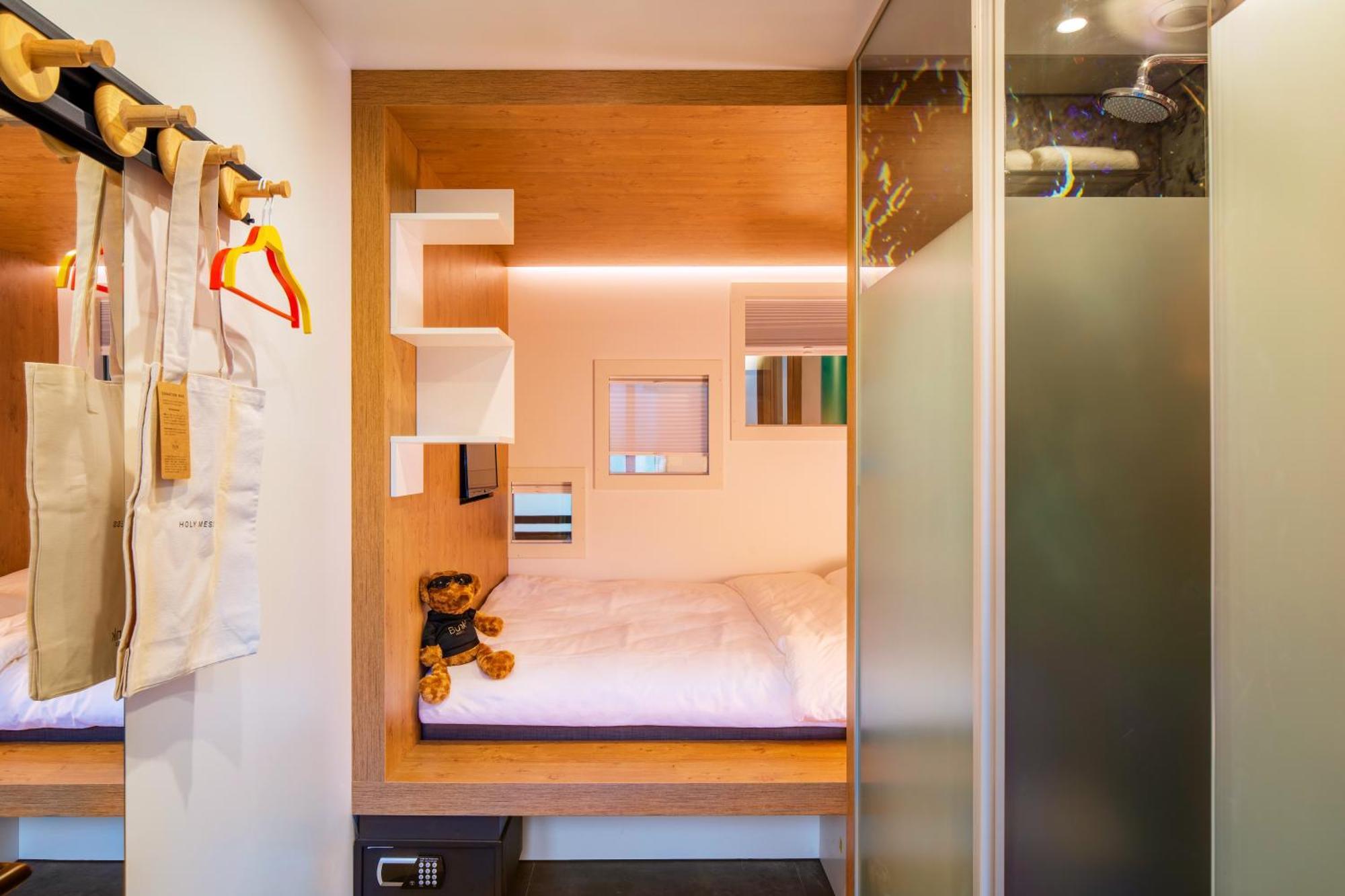Bunk Hostel *